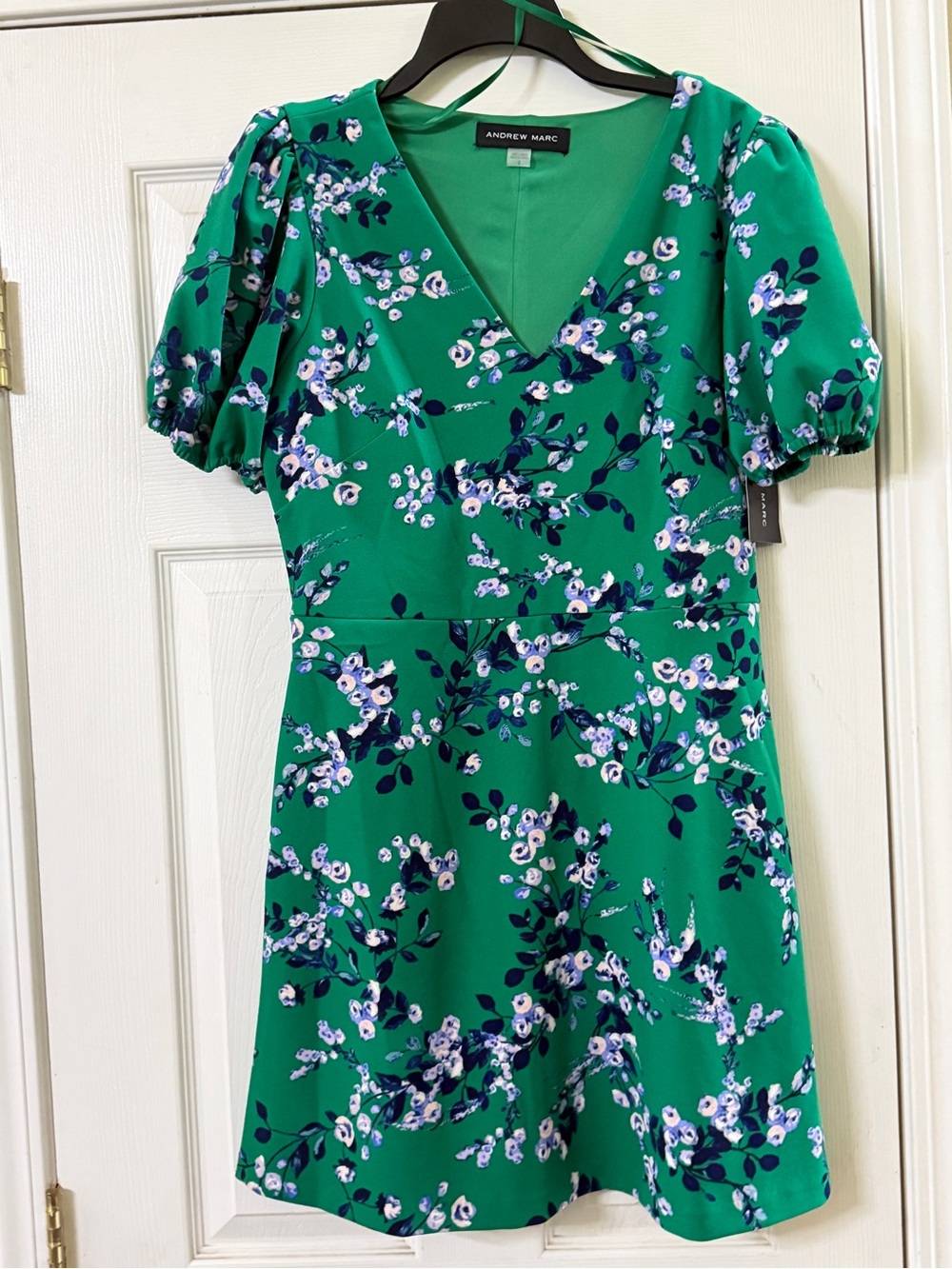 Andrew Marc Emerald Green Floral V‑Neck Puff Sleeve Dress
